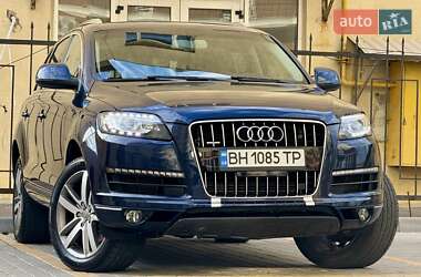 Позашляховик / Кросовер Audi Q7 2012 в 