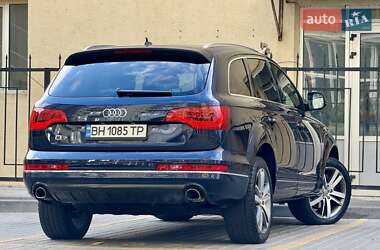 Позашляховик / Кросовер Audi Q7 2012 в 