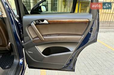 Позашляховик / Кросовер Audi Q7 2012 в 