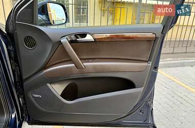 Позашляховик / Кросовер Audi Q7 2012 в 