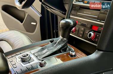 Позашляховик / Кросовер Audi Q7 2012 в 