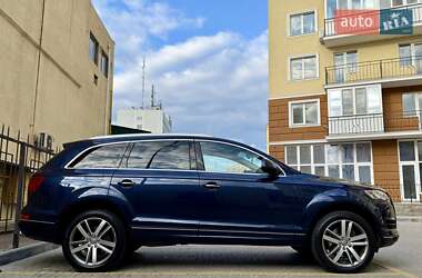 Позашляховик / Кросовер Audi Q7 2012 в 