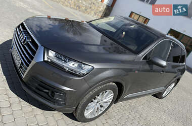 Позашляховик / Кросовер Audi Q7 2018 в 