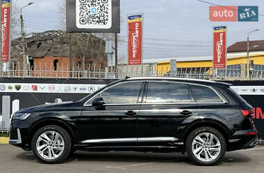 Позашляховик / Кросовер Audi Q7 2022 в 