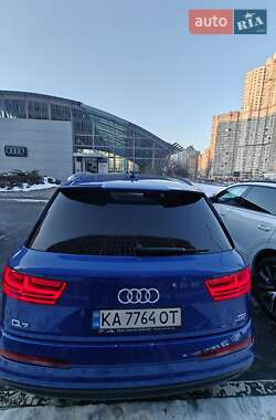 Внедорожник / Кроссовер Audi Q7 2016 в 