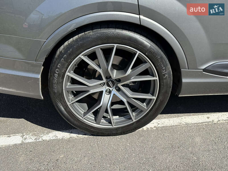 Внедорожник / Кроссовер Audi Q7 2017 в Каменец-Подольском
