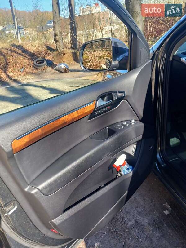 Внедорожник / Кроссовер Audi Q7 2015 в Винниках