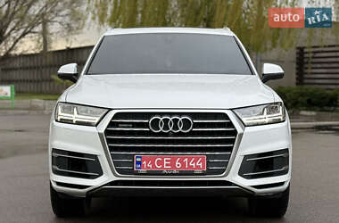 Внедорожник / Кроссовер Audi Q7 2018 в 