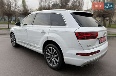 Внедорожник / Кроссовер Audi Q7 2018 в 