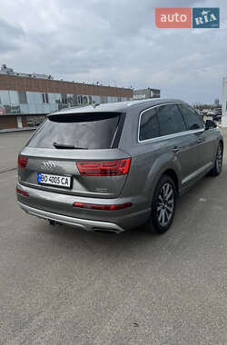 Внедорожник / Кроссовер Audi Q7 2016 в 