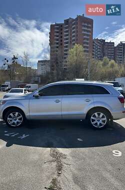 Внедорожник / Кроссовер Audi Q7 2007 в 