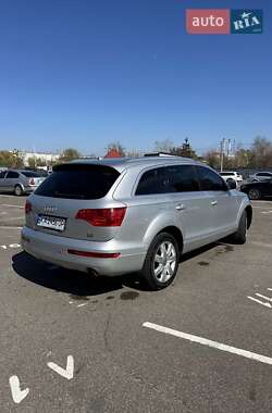 Внедорожник / Кроссовер Audi Q7 2007 в 