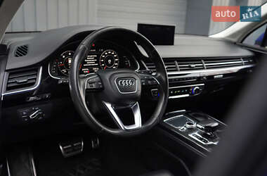 Позашляховик / Кросовер Audi Q7 2016 в 