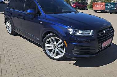 Позашляховик / Кросовер Audi Q7 2019 в 