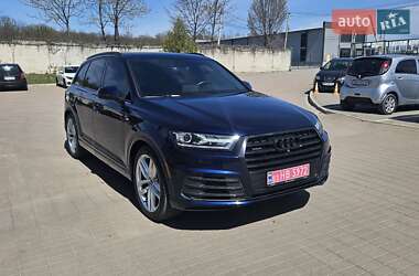 Позашляховик / Кросовер Audi Q7 2019 в 