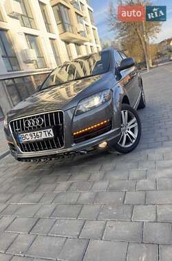 Позашляховик / Кросовер Audi Q7 2013 в 