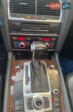 Позашляховик / Кросовер Audi Q7 2013 в 