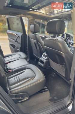 Позашляховик / Кросовер Audi Q7 2013 в 