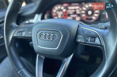 Позашляховик / Кросовер Audi Q7 2016 в 