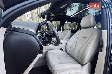 Внедорожник / Кроссовер Audi Q7 2017 в 