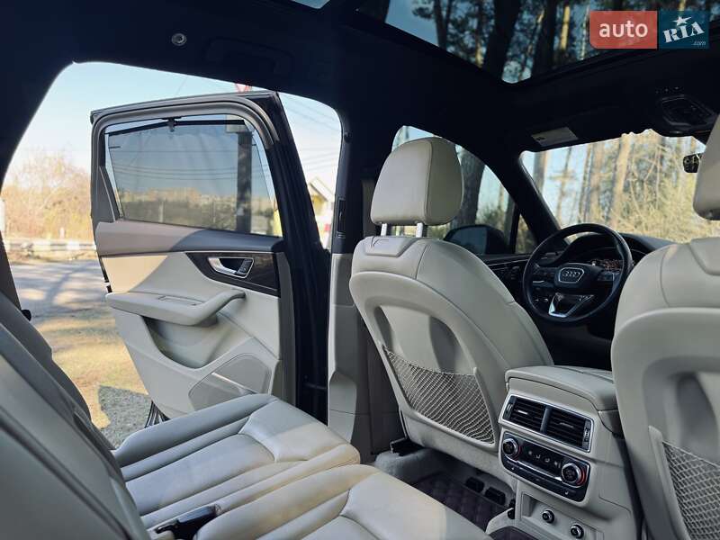 Внедорожник / Кроссовер Audi Q7 2017 в Житомире