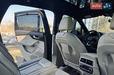 Внедорожник / Кроссовер Audi Q7 2017 в 