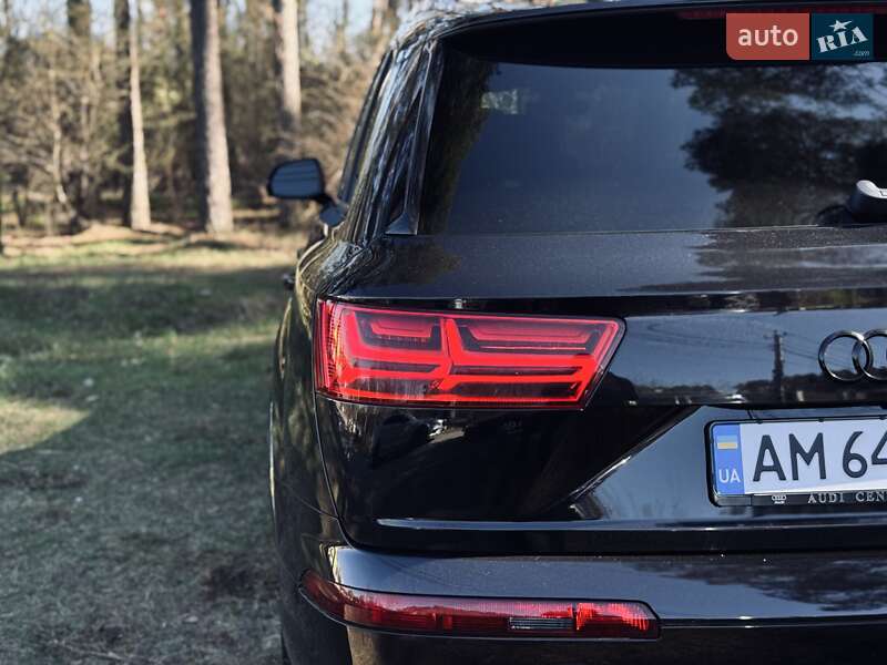 Внедорожник / Кроссовер Audi Q7 2017 в Житомире
