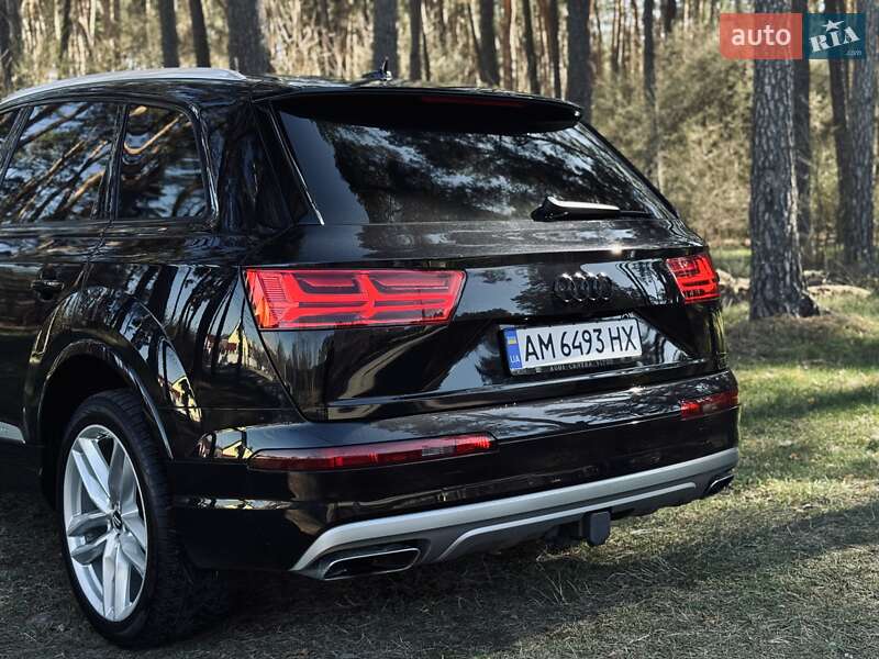 Внедорожник / Кроссовер Audi Q7 2017 в Житомире