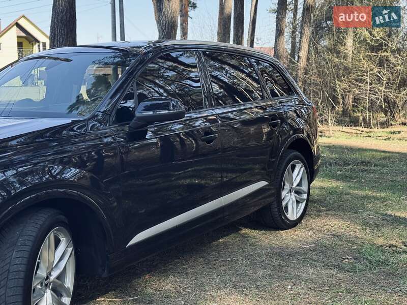 Внедорожник / Кроссовер Audi Q7 2017 в Житомире