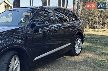 Внедорожник / Кроссовер Audi Q7 2017 в 