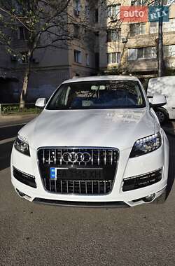 Позашляховик / Кросовер Audi Q7 2013 в 