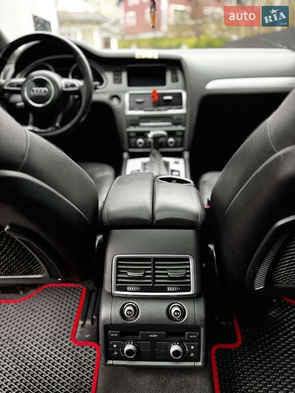 Внедорожник / Кроссовер Audi Q7 2012 в Яремче