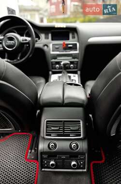 Внедорожник / Кроссовер Audi Q7 2012 в 