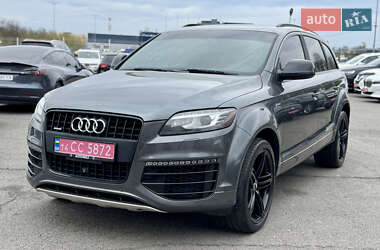 Внедорожник / Кроссовер Audi Q7 2015 в 