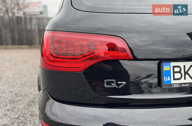 Внедорожник / Кроссовер Audi Q7 2013 в 