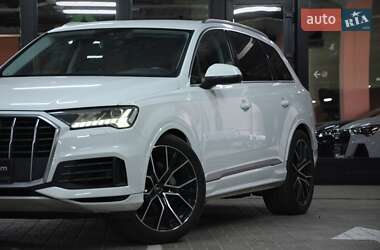 Внедорожник / Кроссовер Audi Q7 2020 в 