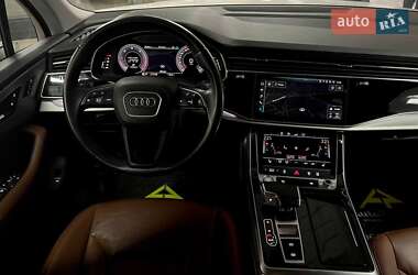 Внедорожник / Кроссовер Audi Q7 2020 в 