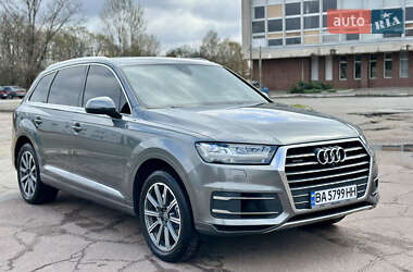 Внедорожник / Кроссовер Audi Q7 2016 в 