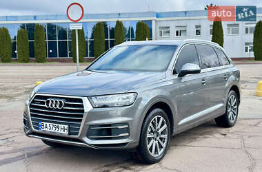 Внедорожник / Кроссовер Audi Q7 2016 в 