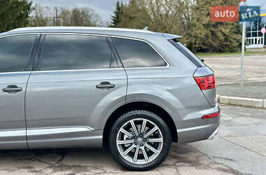 Внедорожник / Кроссовер Audi Q7 2016 в 