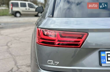 Внедорожник / Кроссовер Audi Q7 2016 в 