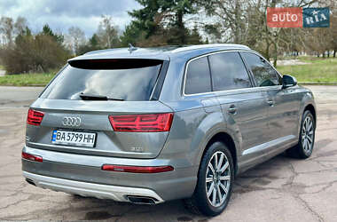 Внедорожник / Кроссовер Audi Q7 2016 в 