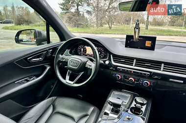 Внедорожник / Кроссовер Audi Q7 2016 в 