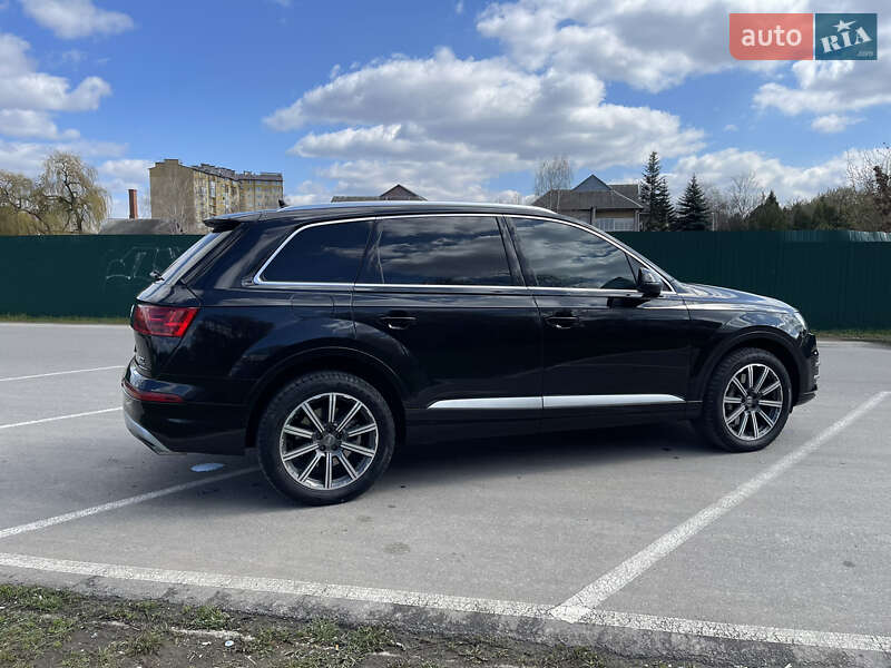 Позашляховик / Кросовер Audi Q7 2016 в Івано-Франківську