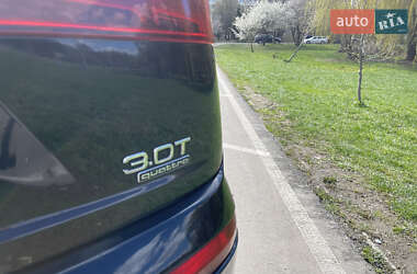 Позашляховик / Кросовер Audi Q7 2016 в 
