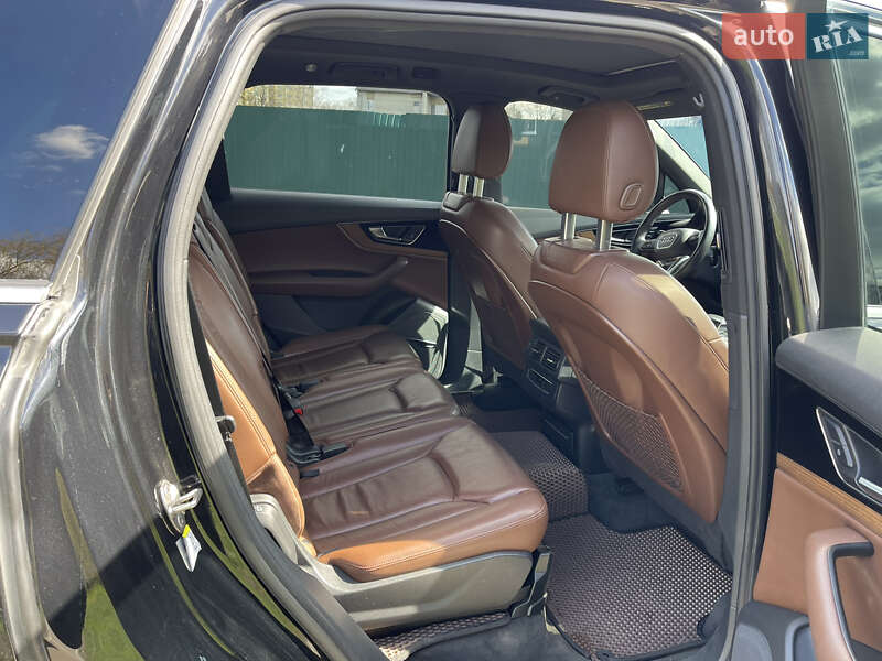 Позашляховик / Кросовер Audi Q7 2016 в Івано-Франківську