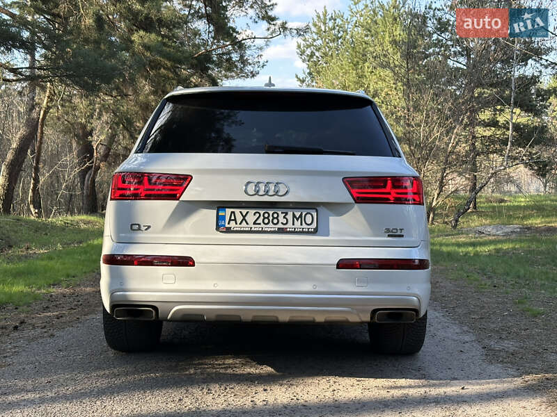 Внедорожник / Кроссовер Audi Q7 2017 в Харькове