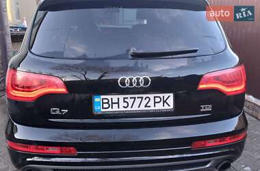 Позашляховик / Кросовер Audi Q7 2013 в 