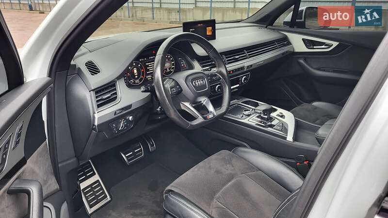 Внедорожник / Кроссовер Audi Q7 2016 в Полтаве