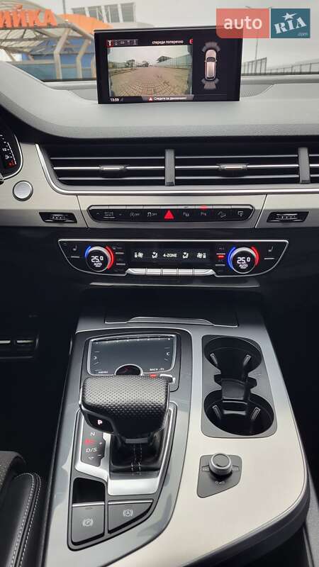 Внедорожник / Кроссовер Audi Q7 2016 в Полтаве